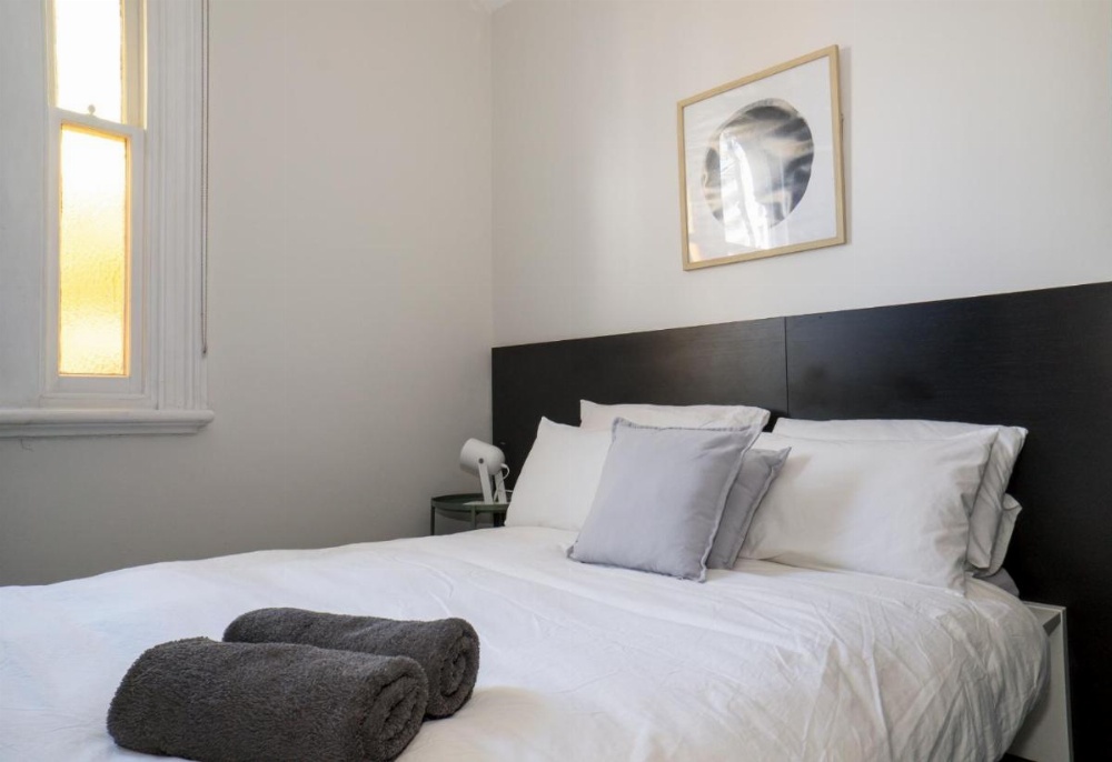 Inner City Glebe Apartment Image 7